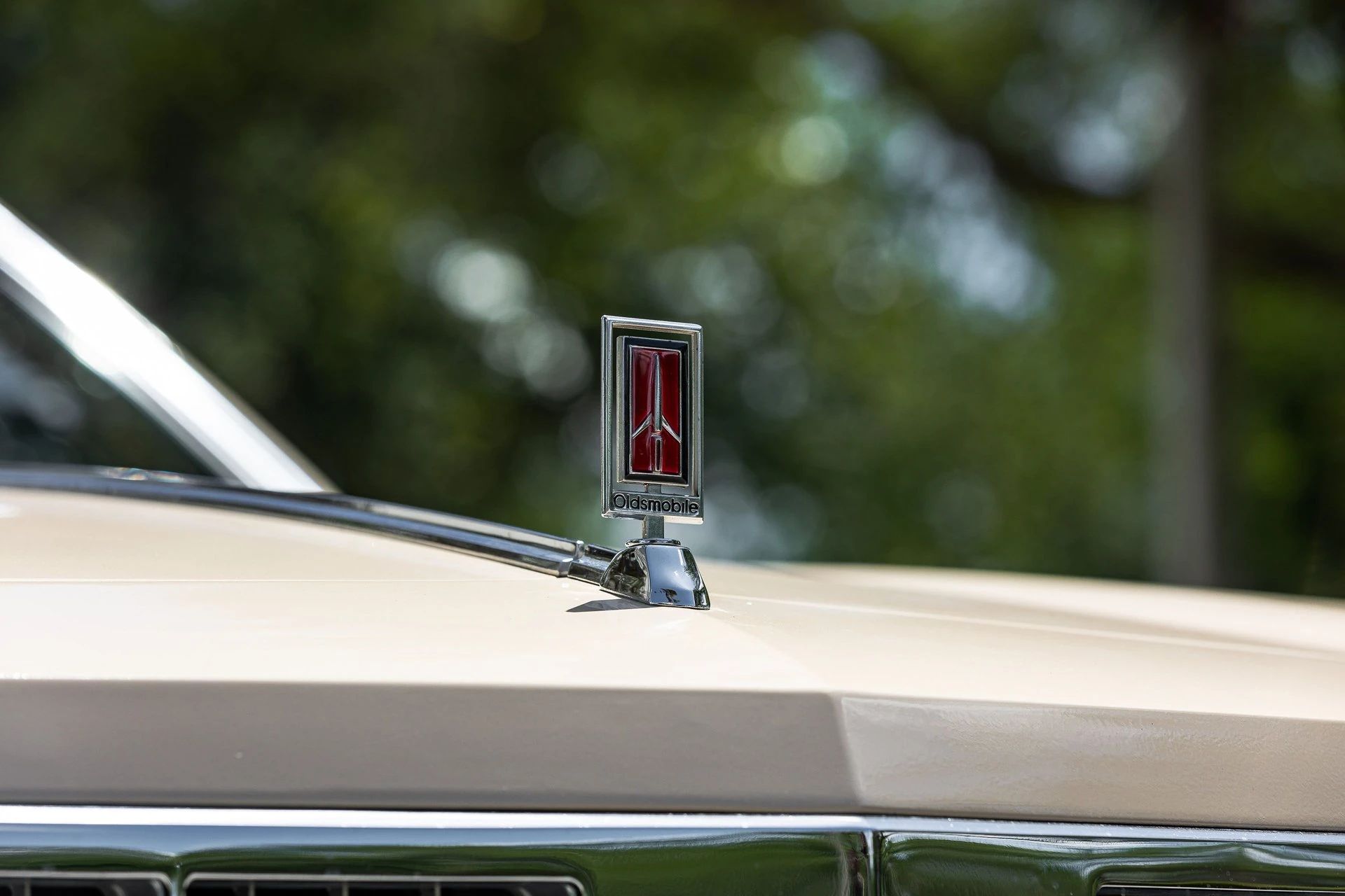 Closeup of an Oldsmobile "Rocket" hood ornament