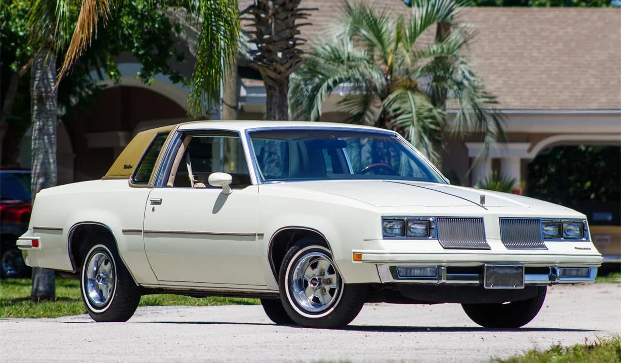 1981 Oldsmobile Cutlass Supreme Coupe: Still America's Favorite Intermediate, But No Longer Supreme 19 Right front 3q view of a 1981 Oldsmobile Cutlass coupe