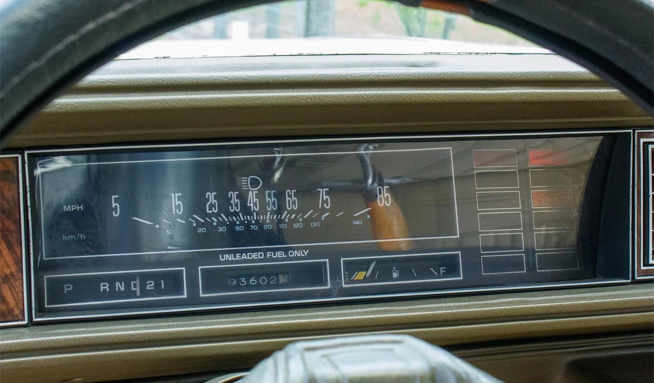 1981 Oldsmobile Cutlass Supreme Coupe: Still America's Favorite Intermediate, But No Longer Supreme 11 Instrument panel of a 1981 Oldsmobile Cutlass
