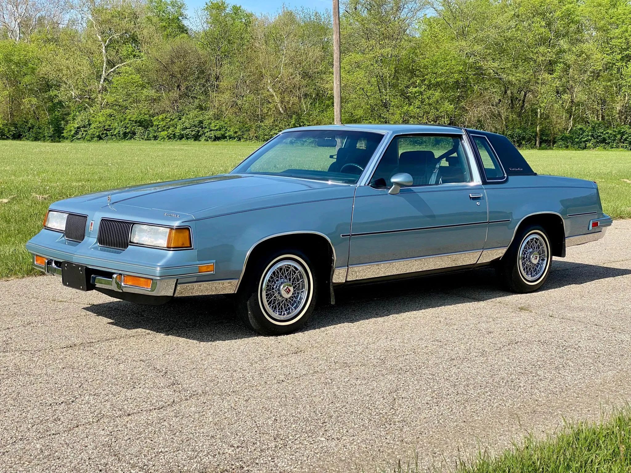 1981 Oldsmobile Cutlass Supreme Coupe: Still America's Favorite Intermediate, But No Longer Supreme 17 Left front 3q view of a 1988 RWD Olds Cutlass Supreme
