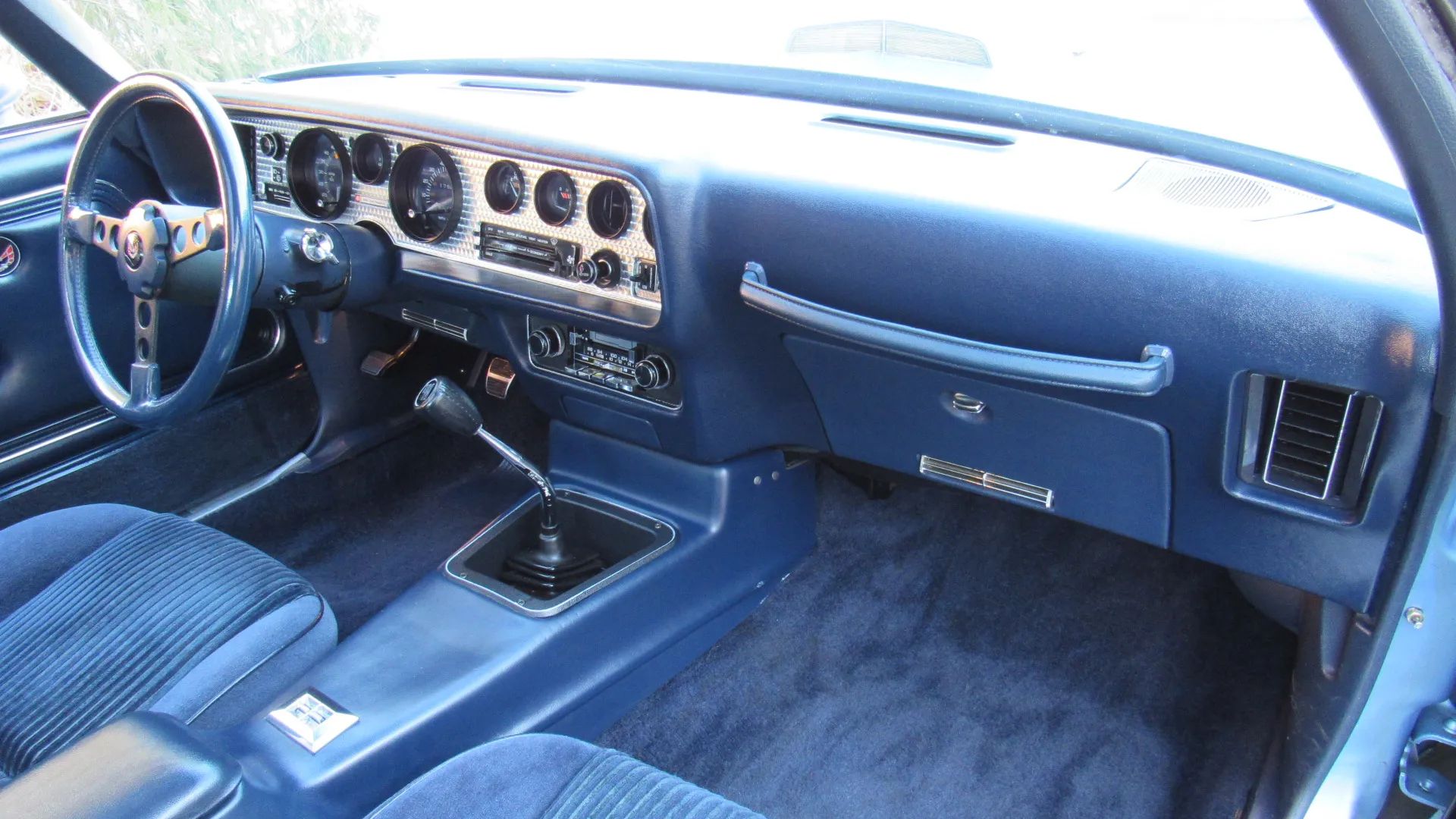 1981 Pontiac Firebird Trans Am: The Four-Speed Option Prepared Buyers For A Chevy-Powered Future 7 Dashboard of 1981 Trans Am with blue seats