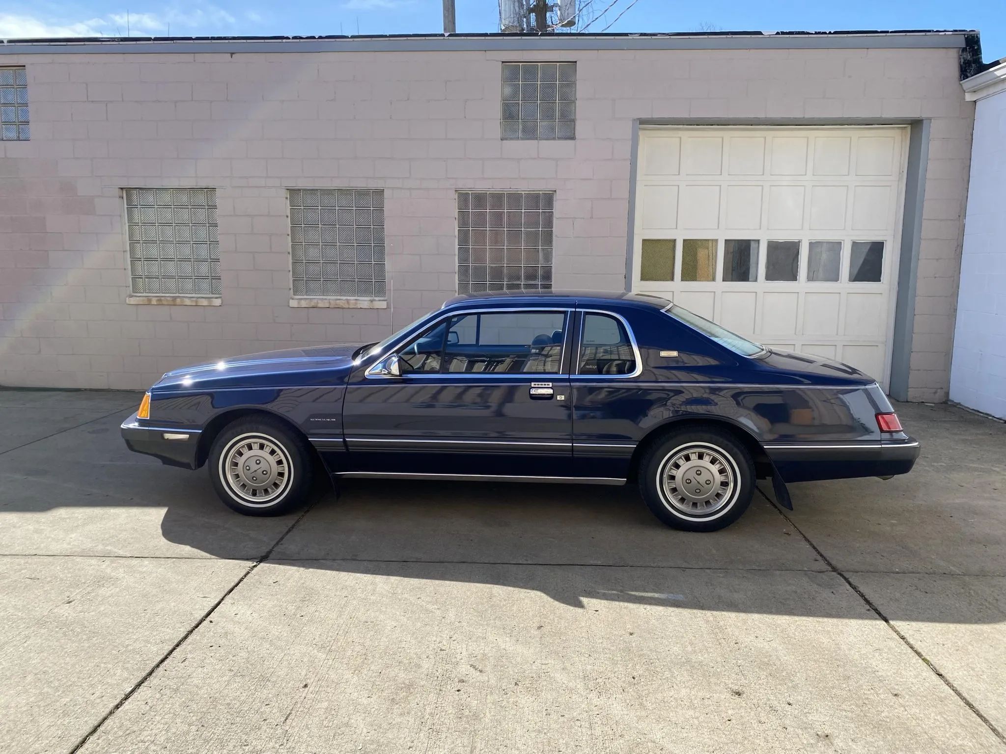1983 Buick LeSabre Vs. 1983 Ford Thunderbird: My Family Chooses Between The Brougham Look And The Aero Bird 8 Image of driver's profile of 1983 Midnight Academy Blue Thunderbird Heritage