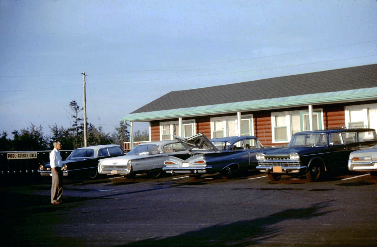 On The Road: Motel Scenes And Road Travel In Vintage Photos -- 1950s-1960s 10 Captura de pantalla 2026 05 11 20.14.02