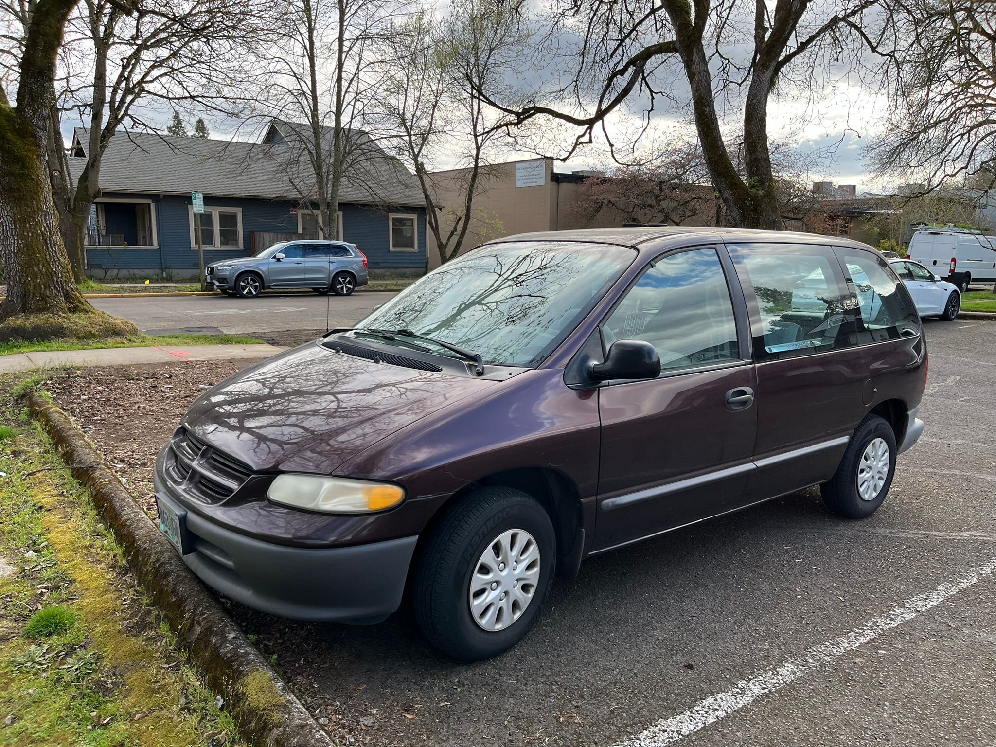 Curbside Finds: Two SWB Chrysler Minivans, One With A Stick Shift - Back When Minivans Were Actually Small 9 IMG 0989 1