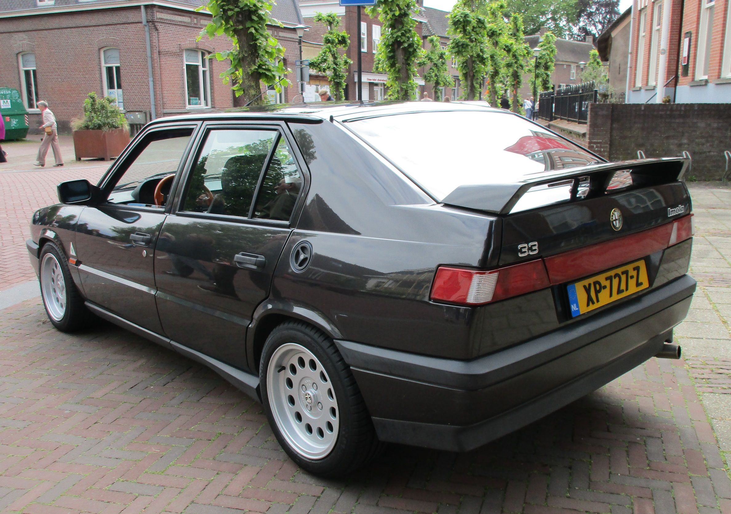 2026 Cars 'n' Bites Druten: European and Japanese Classics -- What Will Your Pleasure Be? 20 2026 Cars 'n' Bites Druten - 1993 Alfa Romeo 33 Imola - 3