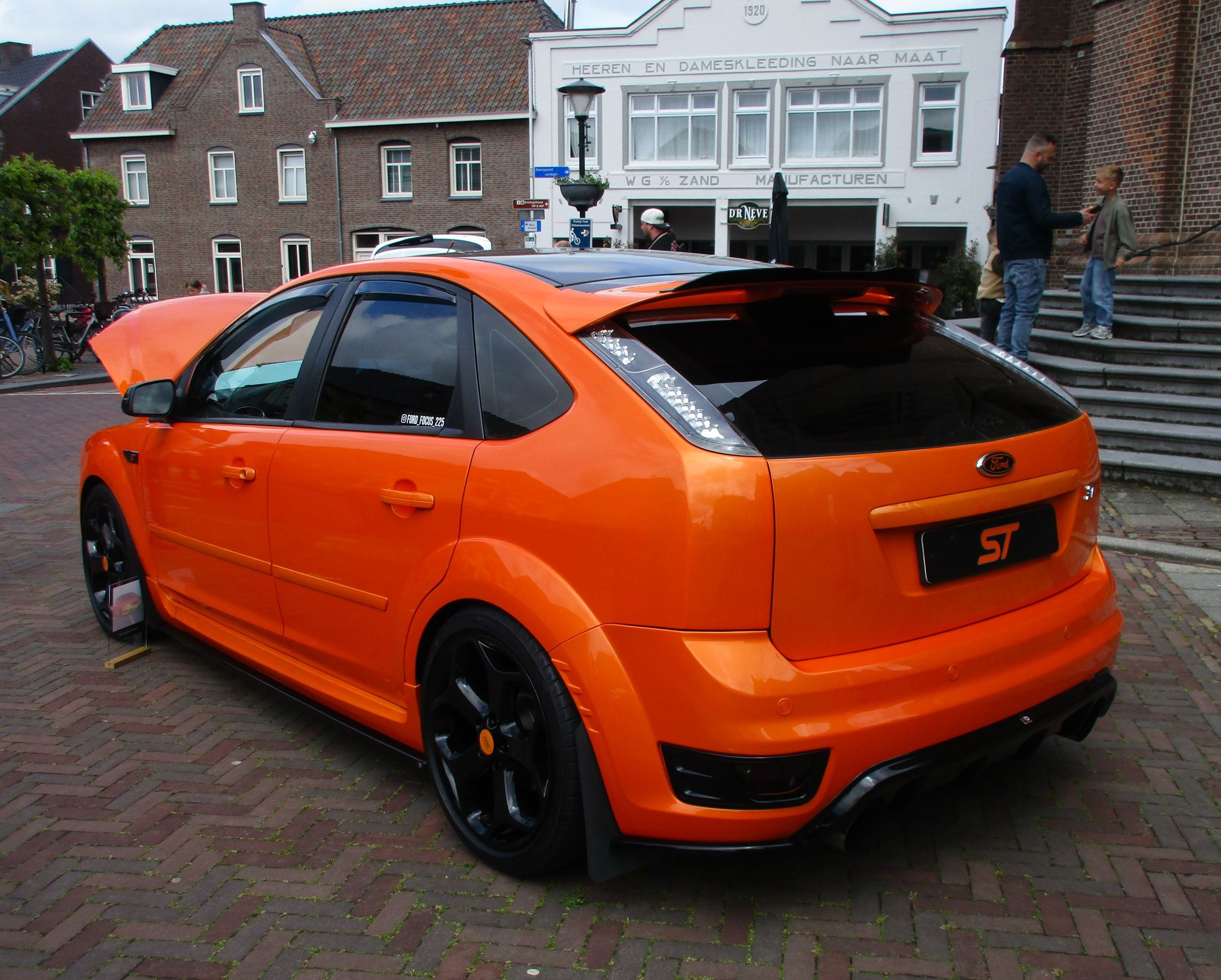 2026 Cars 'n' Bites Druten: European and Japanese Classics -- What Will Your Pleasure Be? 48 2026 Cars 'n' Bites Druten - 2005 Ford Focus 2.5 20v Turbo ST - 2