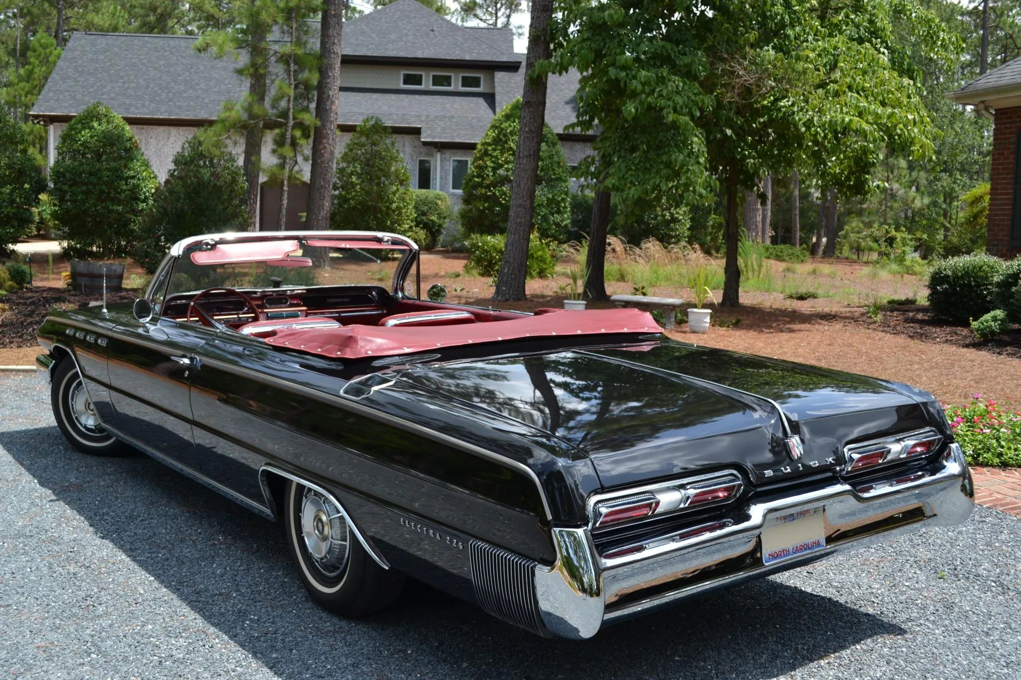 1962 buick electra 225 convertible DSC 0021 45162 scaled 1
