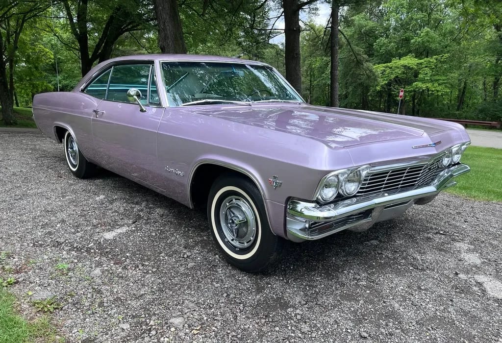 1965 Chevrolet Impala SS 409 4-Speed: In The Cool, Cool, Cool Of The Evening Orchid 6 Right front 3q view of a 1965 Chevrolet two-door hardtop