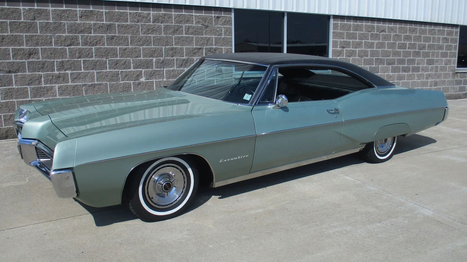 1967 Pontiac Executive Hardtop Coupe: The Star Chief Gets A Promotion 20 Left front 3q view of a 1967 Pontiac two-door hardtop