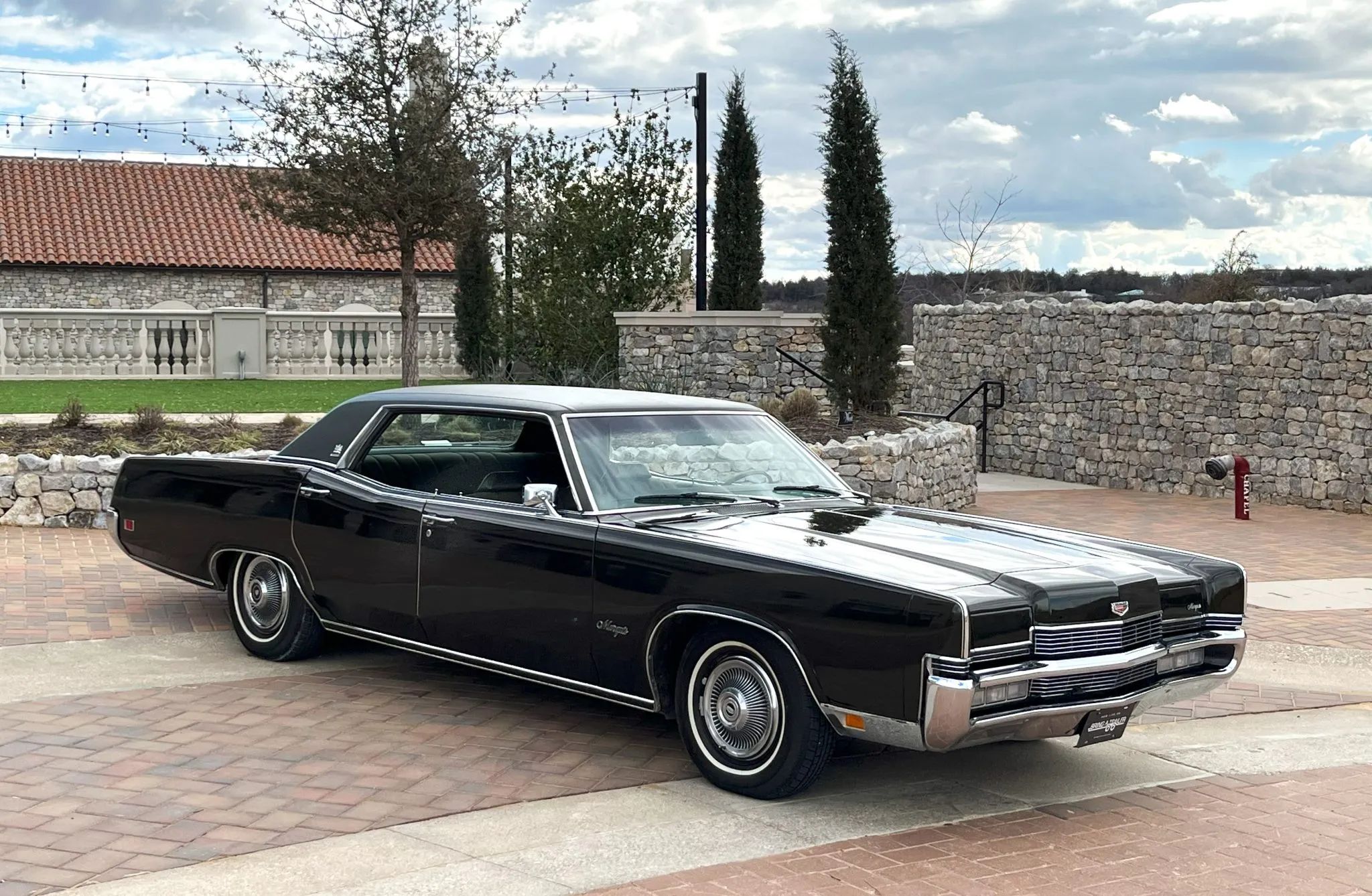 1970 Mercury Marquis Brougham Four-Door Hardtop: The Budget Continental 5 Right front 3q view of a 1970 Mercury Marquis