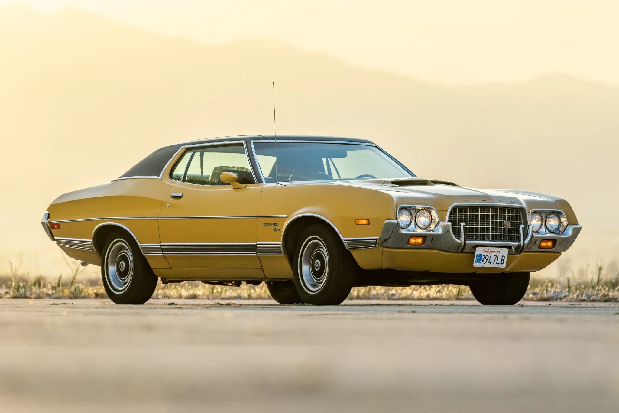 Right front 3q view of a 1972 Ford Torino two-door hardtop