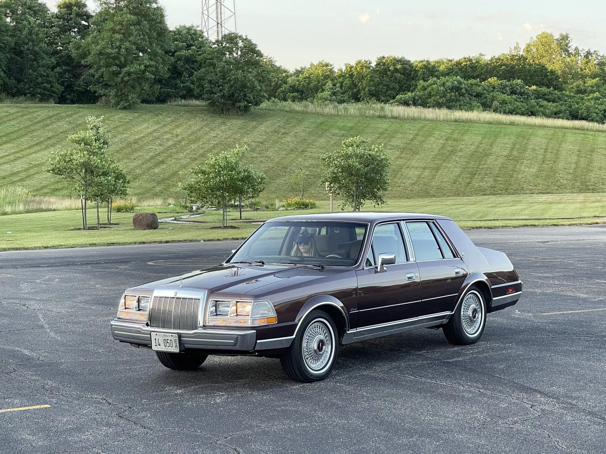 Long view showing the left front 3q view of a 1987 Lincoln Continental sedan