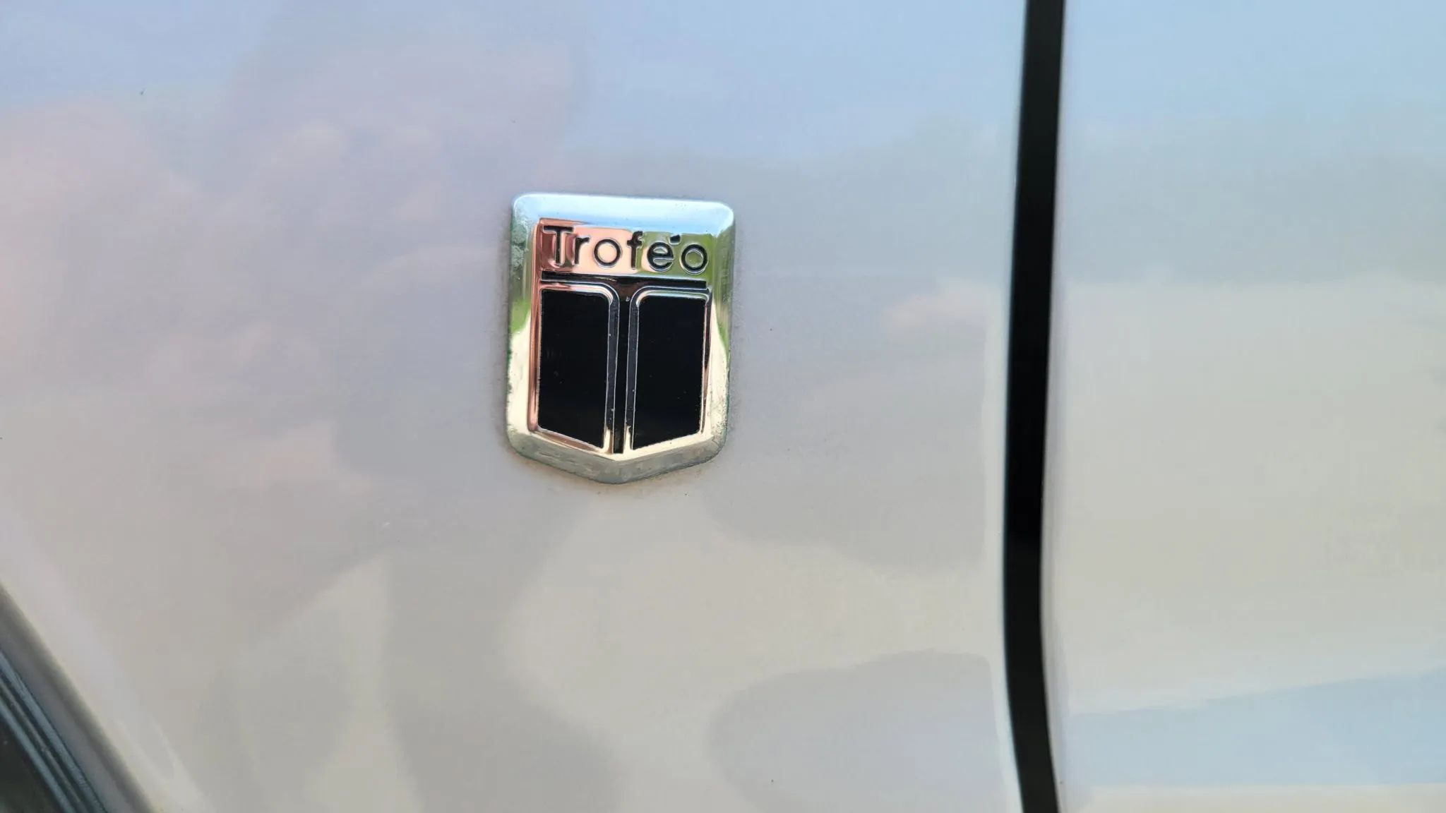 Troféo badge on a Platinum 1992 Oldsmobile Toronado