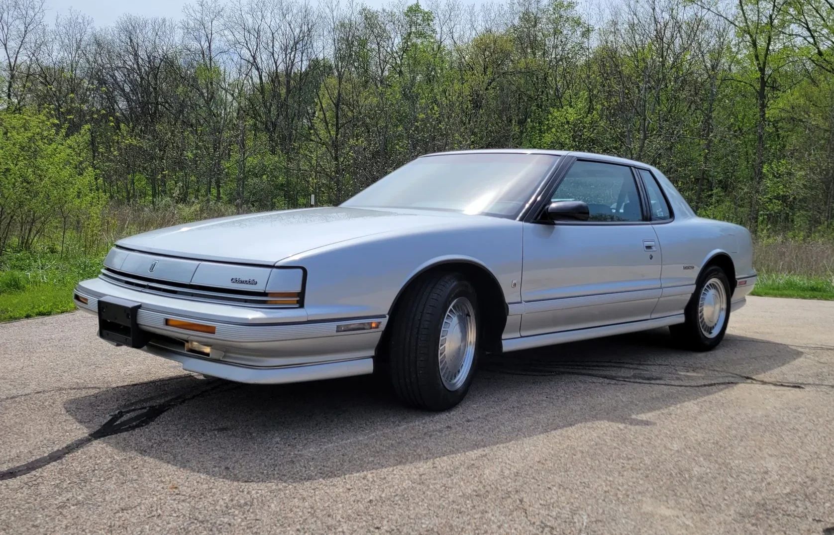 Left front 3q view of a 1992 Oldsmobile Toronado