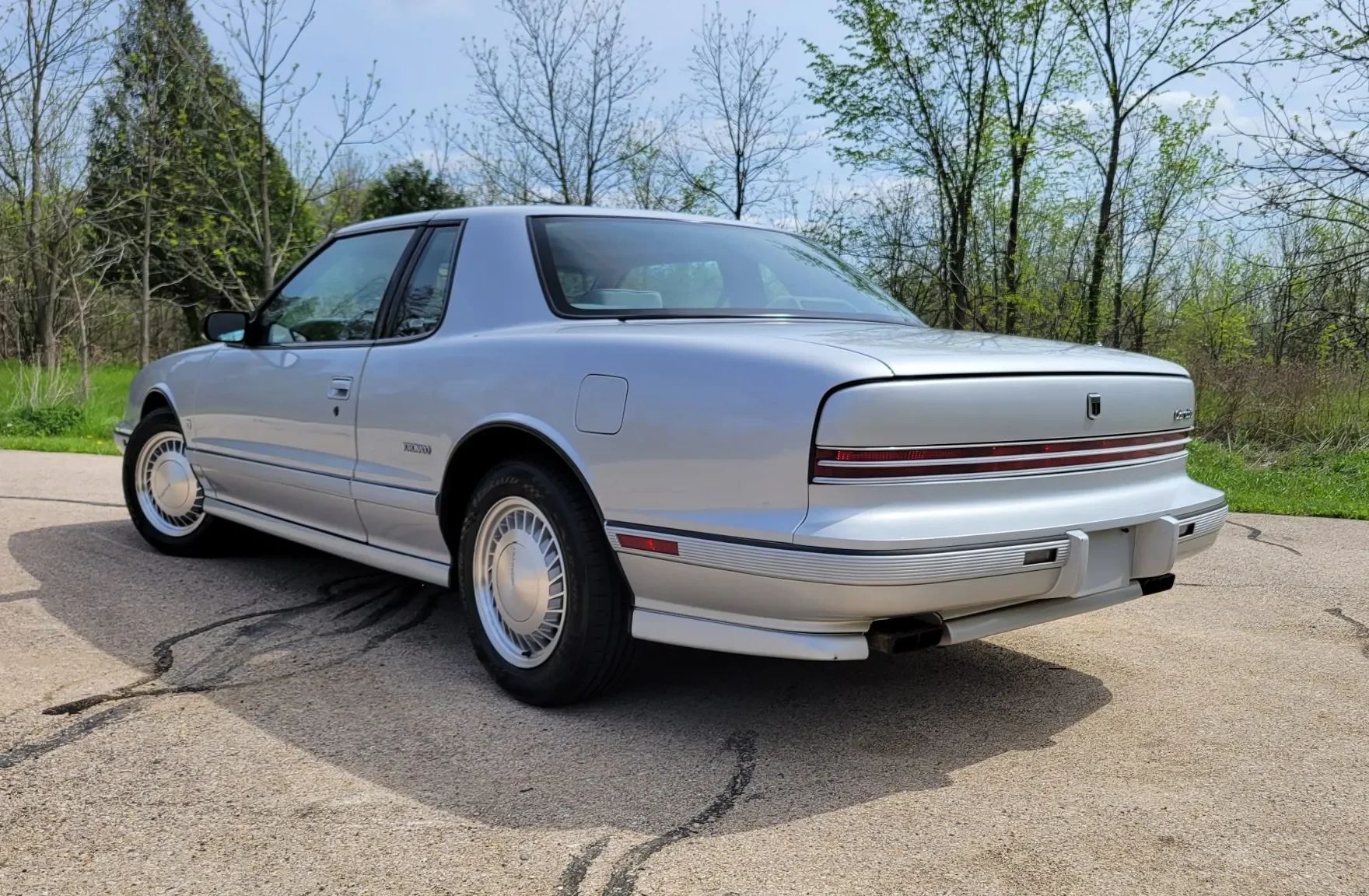 Left rear 3q view of a 1992 Oldsmobile Toronado