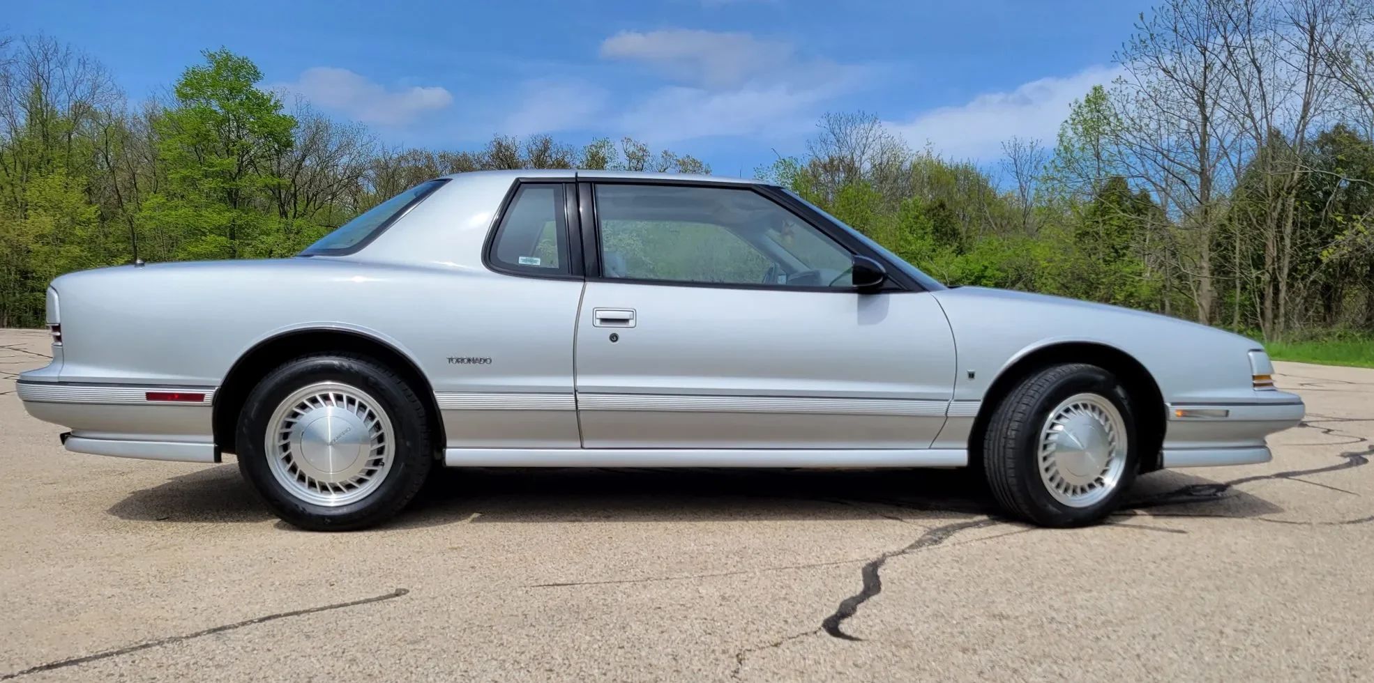 Right side view of a 1992 Oldsmobile Toronado