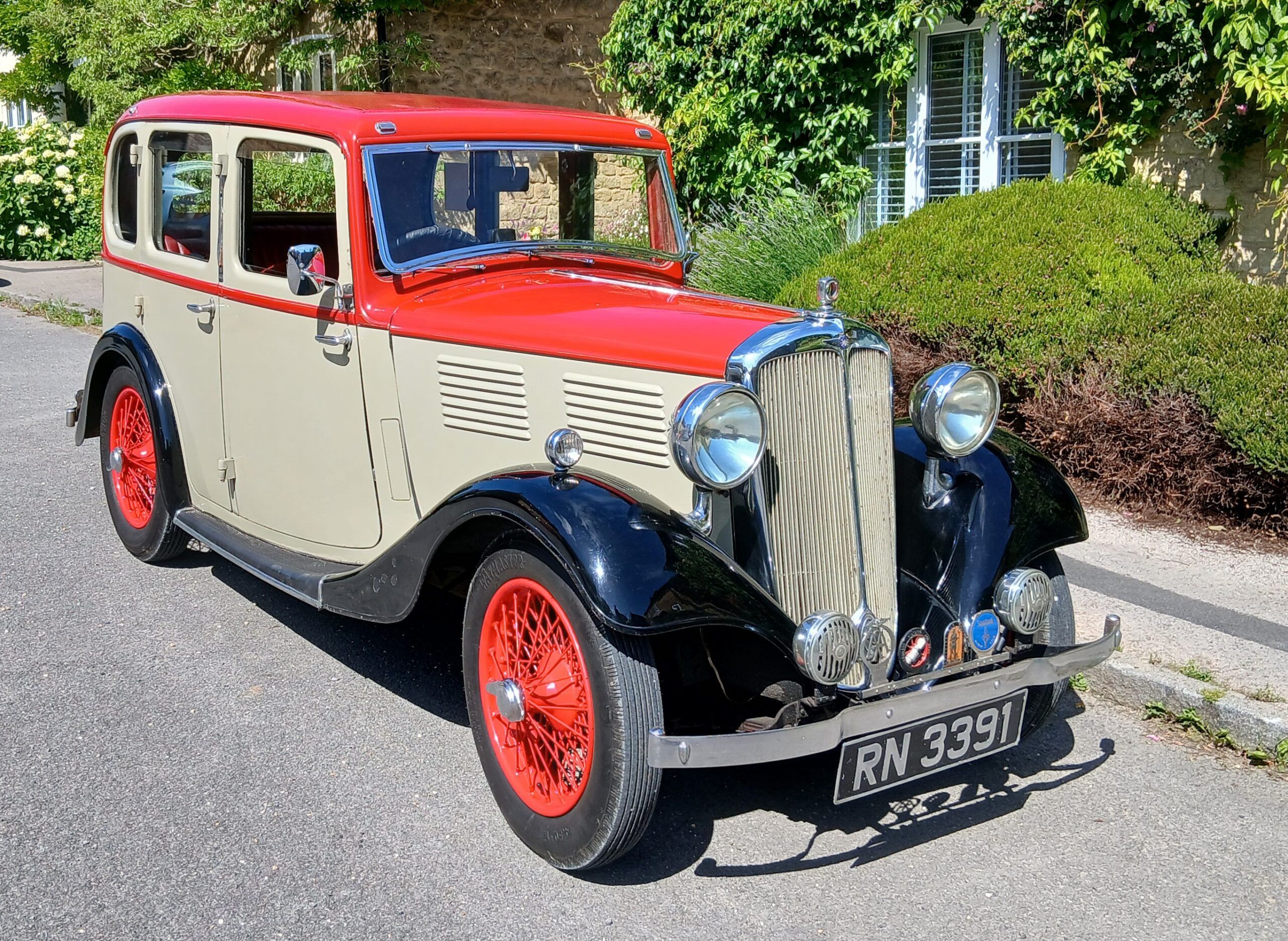Classic Cars Sightings In The UK, France, And Italy: My Highlights of 2026 So Far 21 20260613 102640 scaled