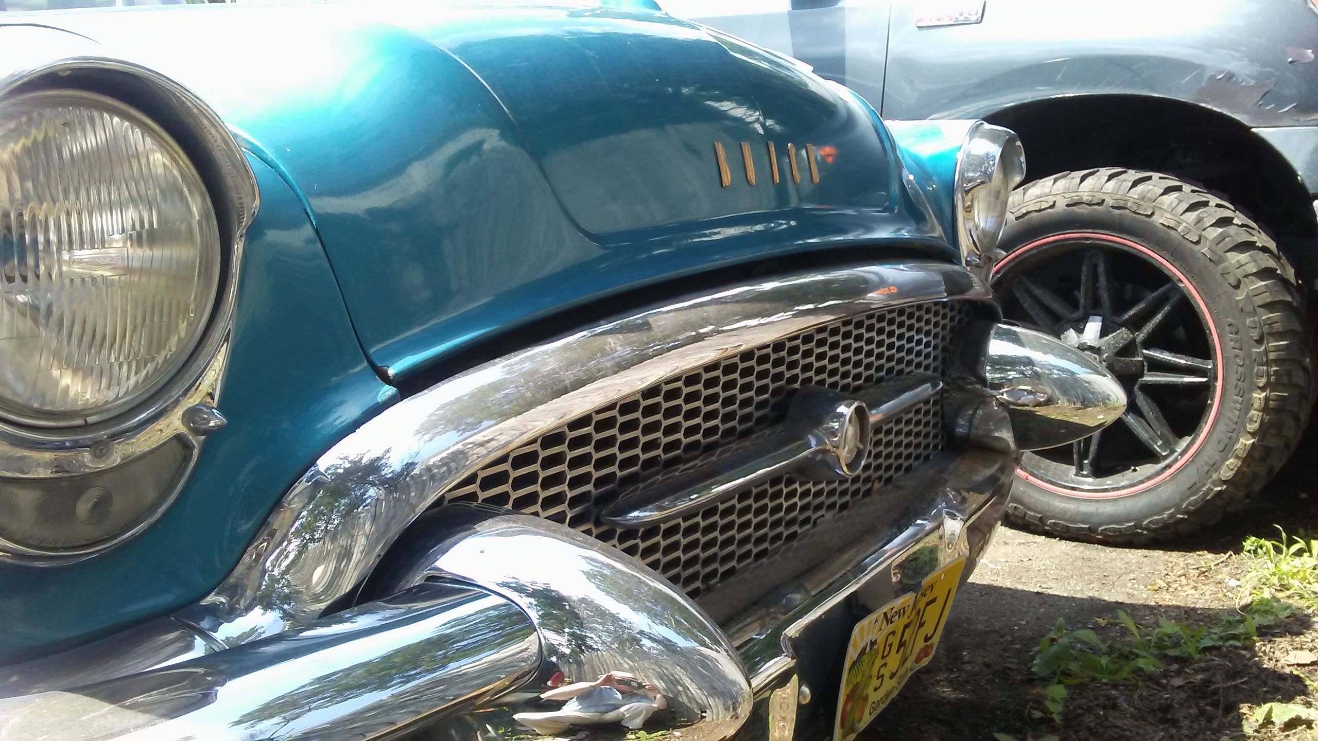 1955 Buick Roadmaster: Boxed-In But Beautiful Gas Station Find 3 20260625 150909