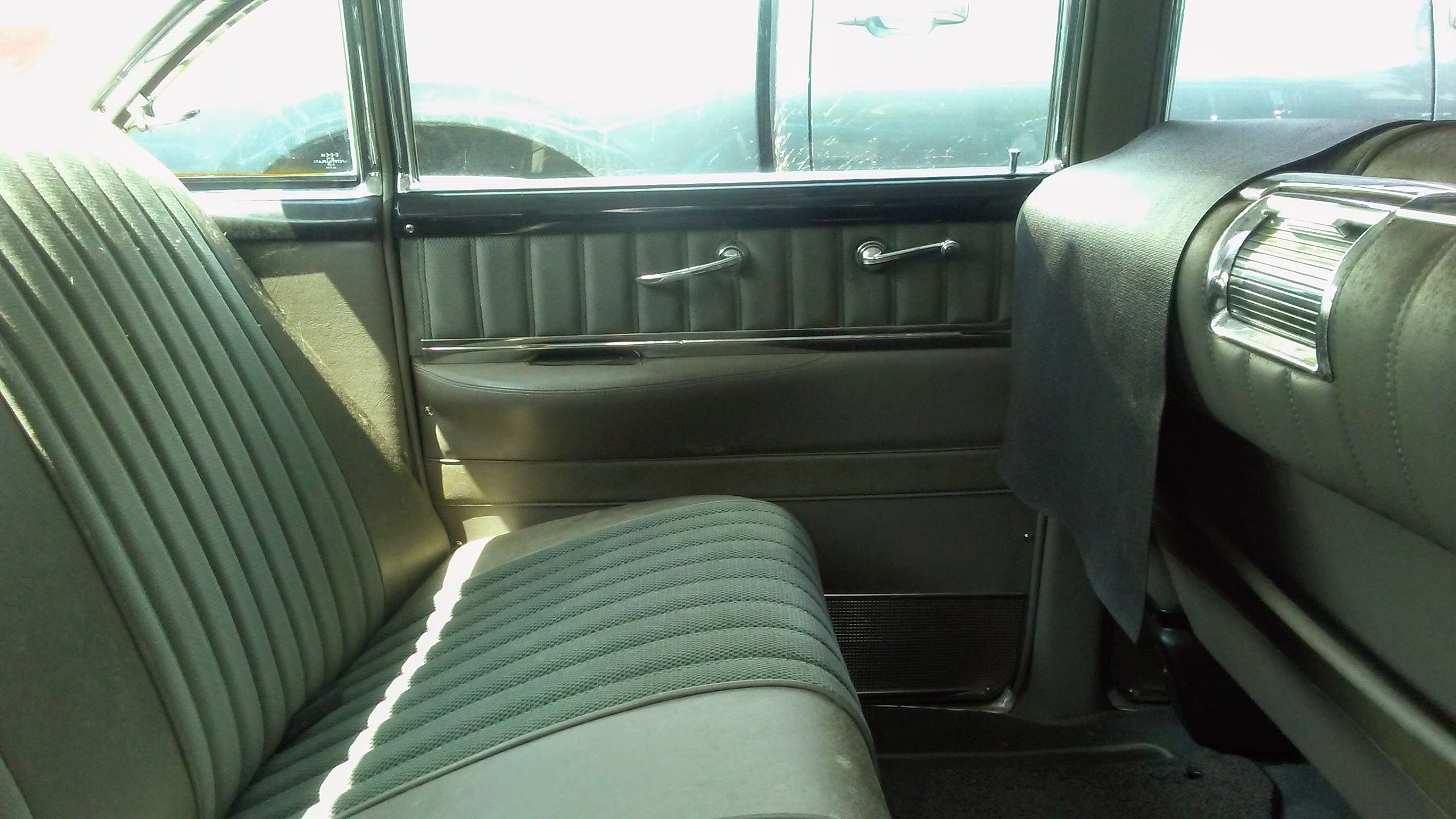 1955 Buick Roadmaster: Boxed-In But Beautiful Gas Station Find 13 20260625 151044