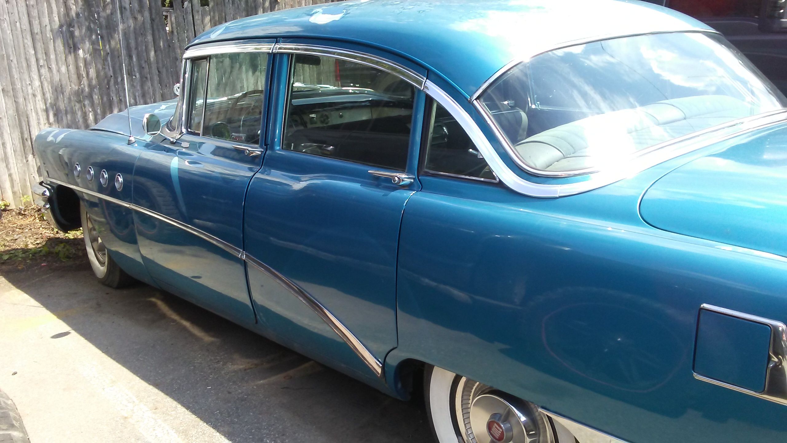 1955 Buick Roadmaster: Boxed-In But Beautiful Gas Station Find 4 20260625 151211