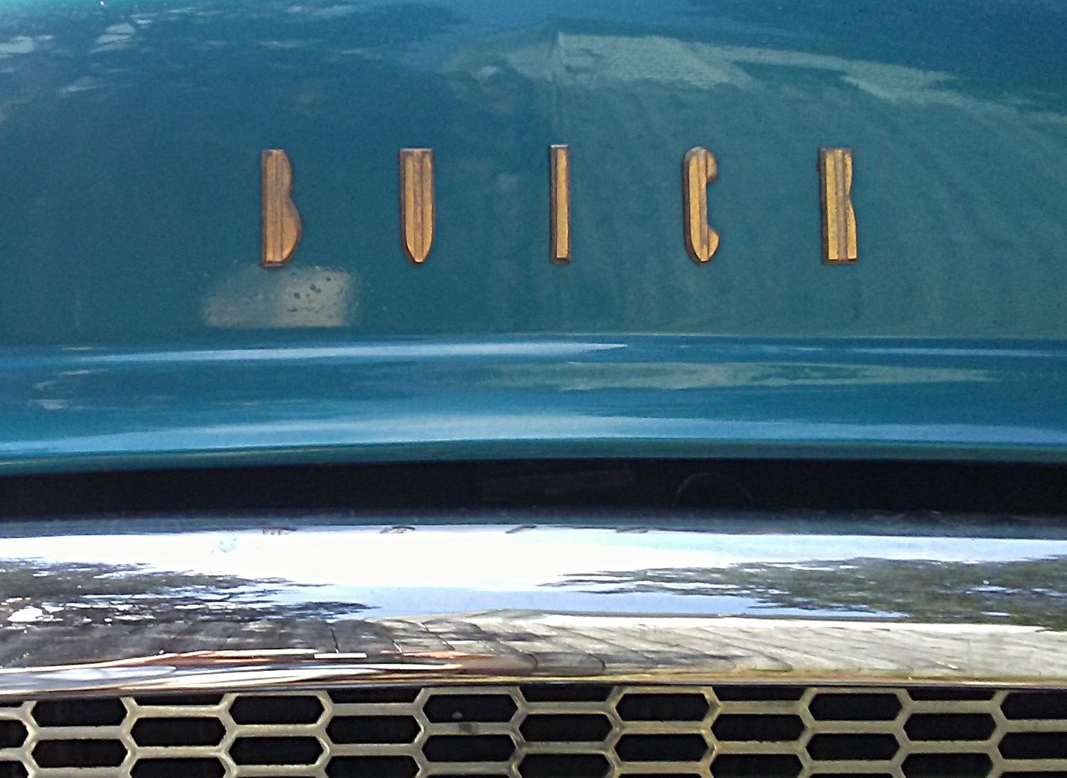 1955 Buick Roadmaster: Boxed-In But Beautiful Gas Station Find 8 20260625 151254