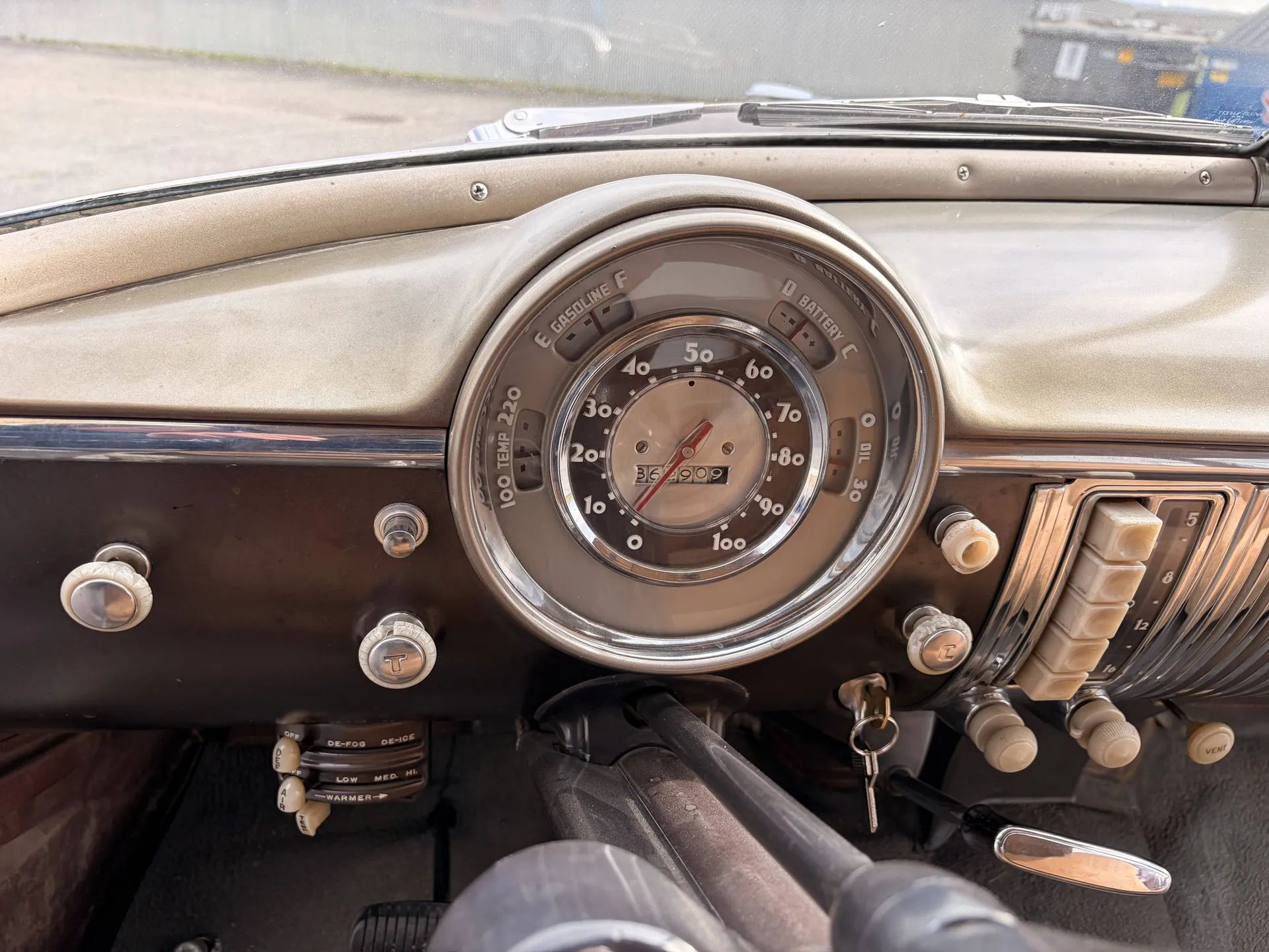 Picture of 1949 Chevrolet gauge cluster