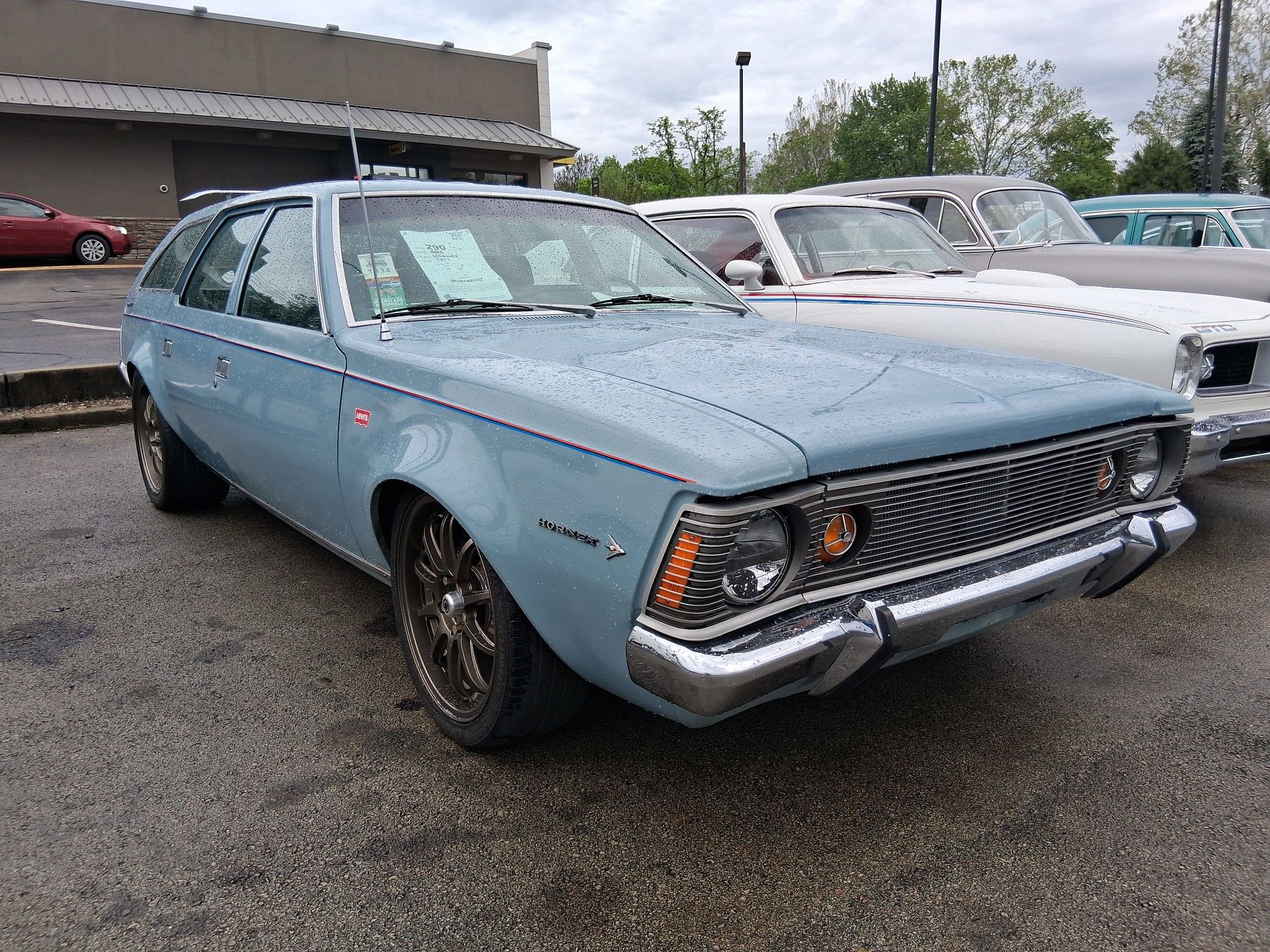 Passenger three-quarter view of blue 1971 AMC Hornet Sportabout