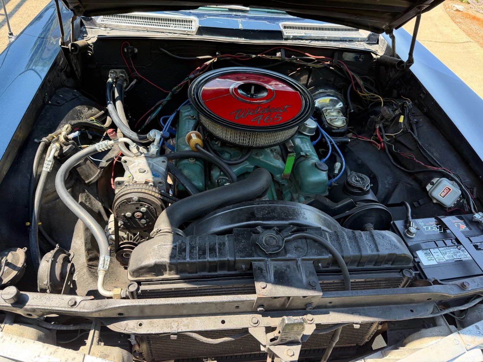 1964 Buick Riviera For Sale: Newer Paint, Needs Engine Work 2 Image of Buick 425-cubic-inch "Nailhead" V8 in dark blue 1964 Riviera