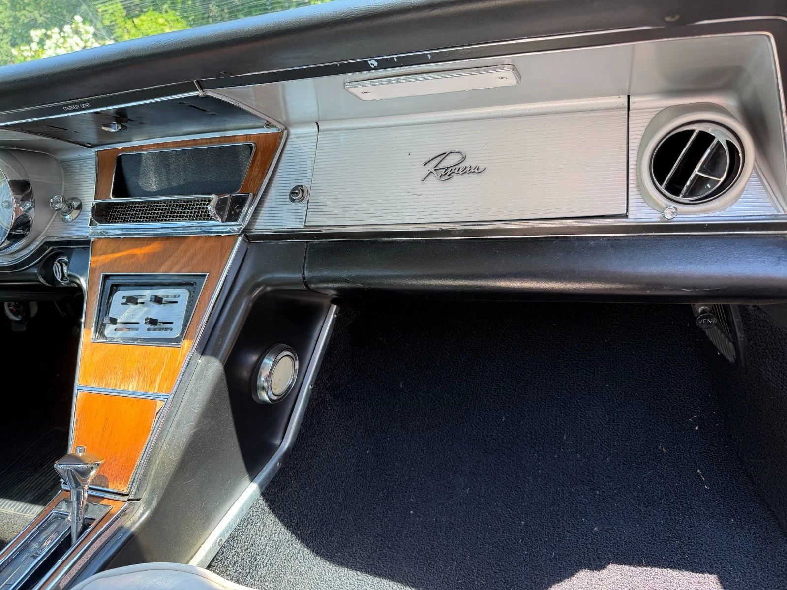 1964 Buick Riviera For Sale: Newer Paint, Needs Engine Work 4 Dashboard of 1965 Buick Riviera