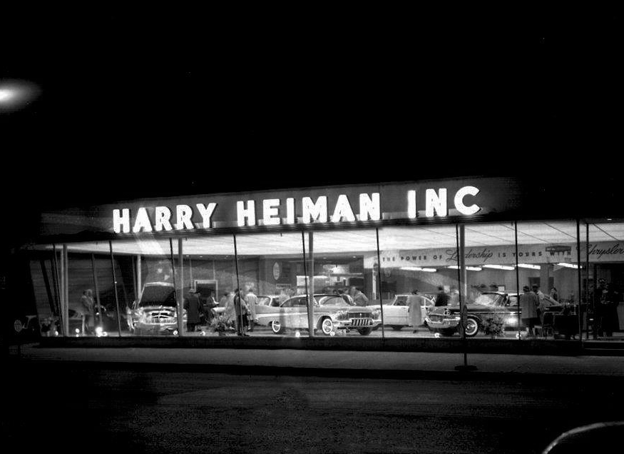 Vintage Photos Of 1950s Chrysler-Plymouths On Display--A Decade Of Change, From Sensible To Dazzling 9 Captura de pantalla 2024 10 08 23.57.58 copia 2