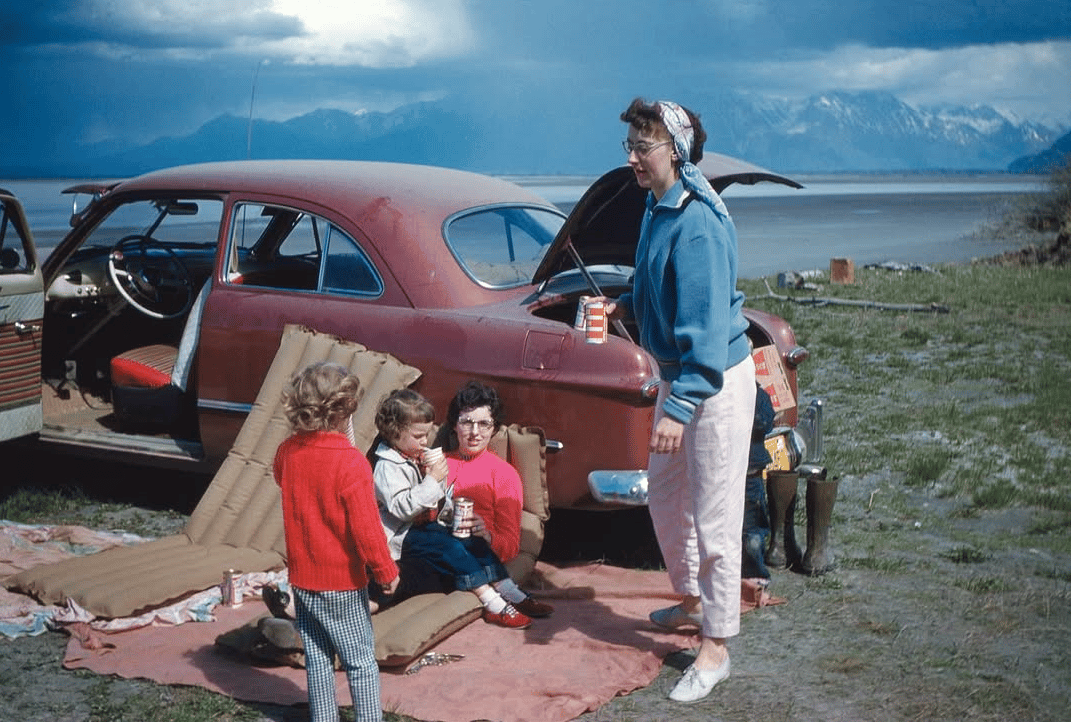 The Art Of Car Camping, In Vintage Photos -- 1950s-1970s 3 Captura de pantalla 2026 03 31 17.30.14