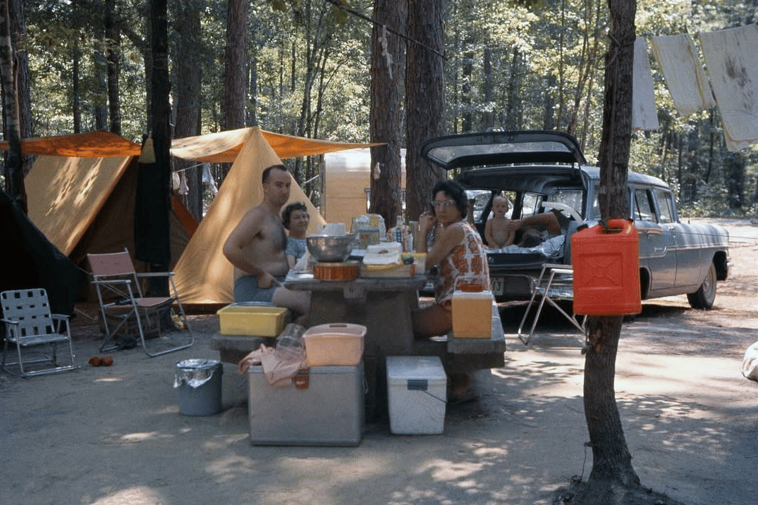 The Art Of Car Camping, In Vintage Photos -- 1950s-1970s 6 Captura de pantalla 2026 04 13 15.25.32