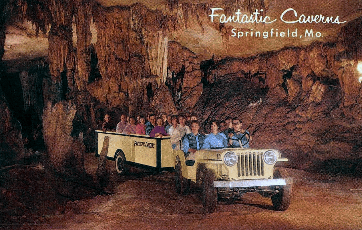 Snowplows, Tourist Trams, Delivery Trucks And More: Working Jeeps In Vintage Postcards 4 Captura de pantalla 2026 06 01 16.41.57