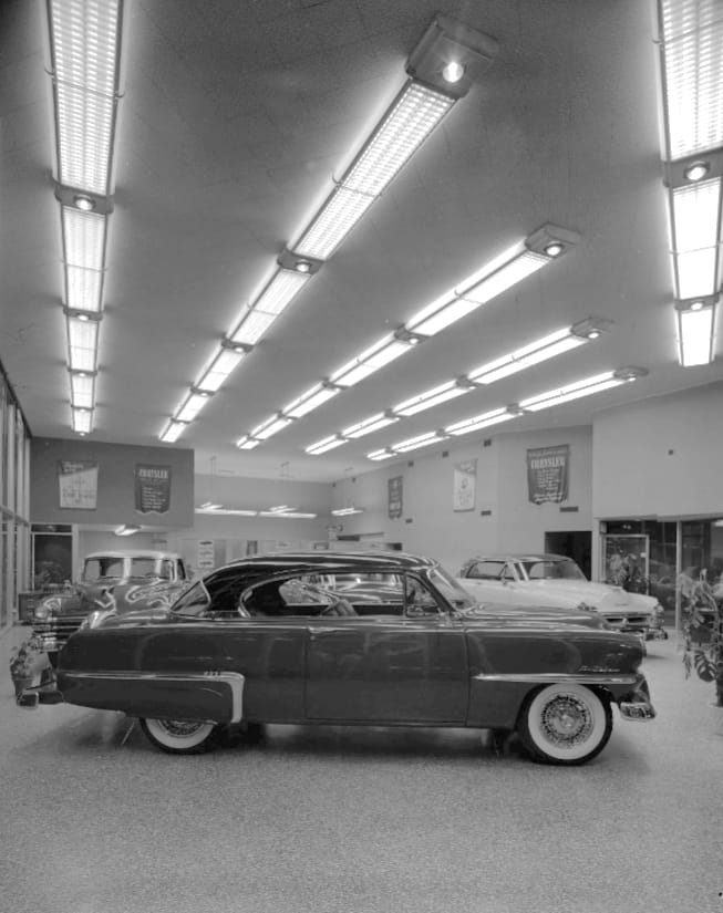 Vintage Photos Of 1950s Chrysler-Plymouths On Display--A Decade Of Change, From Sensible To Dazzling 4 Captura de pantalla 2026 06 13 18.32.03 e1781419297434
