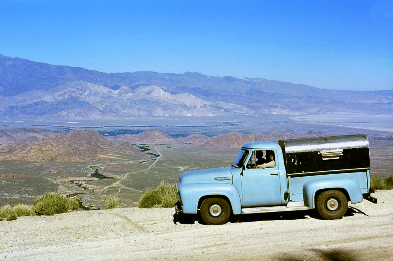 Vintage Photos Of Trucks At Work And Play -- 1950s-1970s 2 Captura de pantalla 2026 06 17 16.13.19