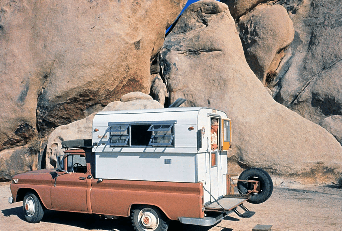 Vintage Photos Of Trucks At Work And Play -- 1950s-1970s 9 Captura de pantalla 2026 06 17 16.19.26