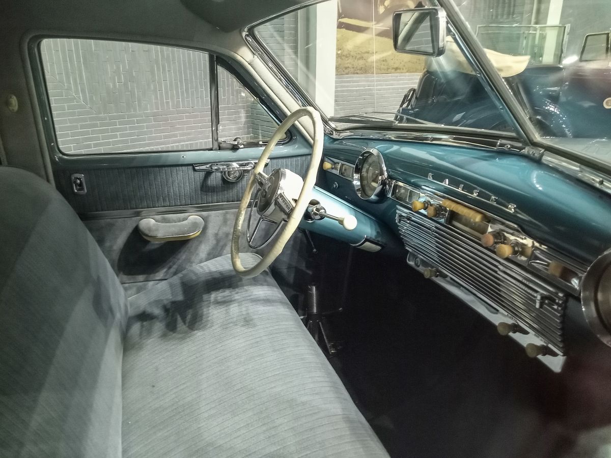 Museum Classic: 1949 Kaiser Deluxe – Store-Brand Car 6 DSC 2674 edited