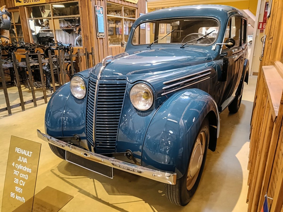 Museum Classic: 1951 Renault Juvaquatre – The Small Workhorse 14 IMG20250808124857 edited
