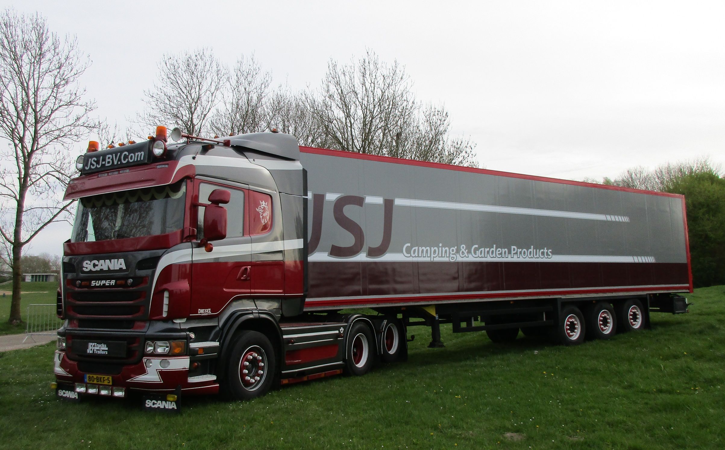 JSJ Camping & Garden Products - 2011 Scania R500 V8 6x2 tractor with a tri-axle dry van trailer