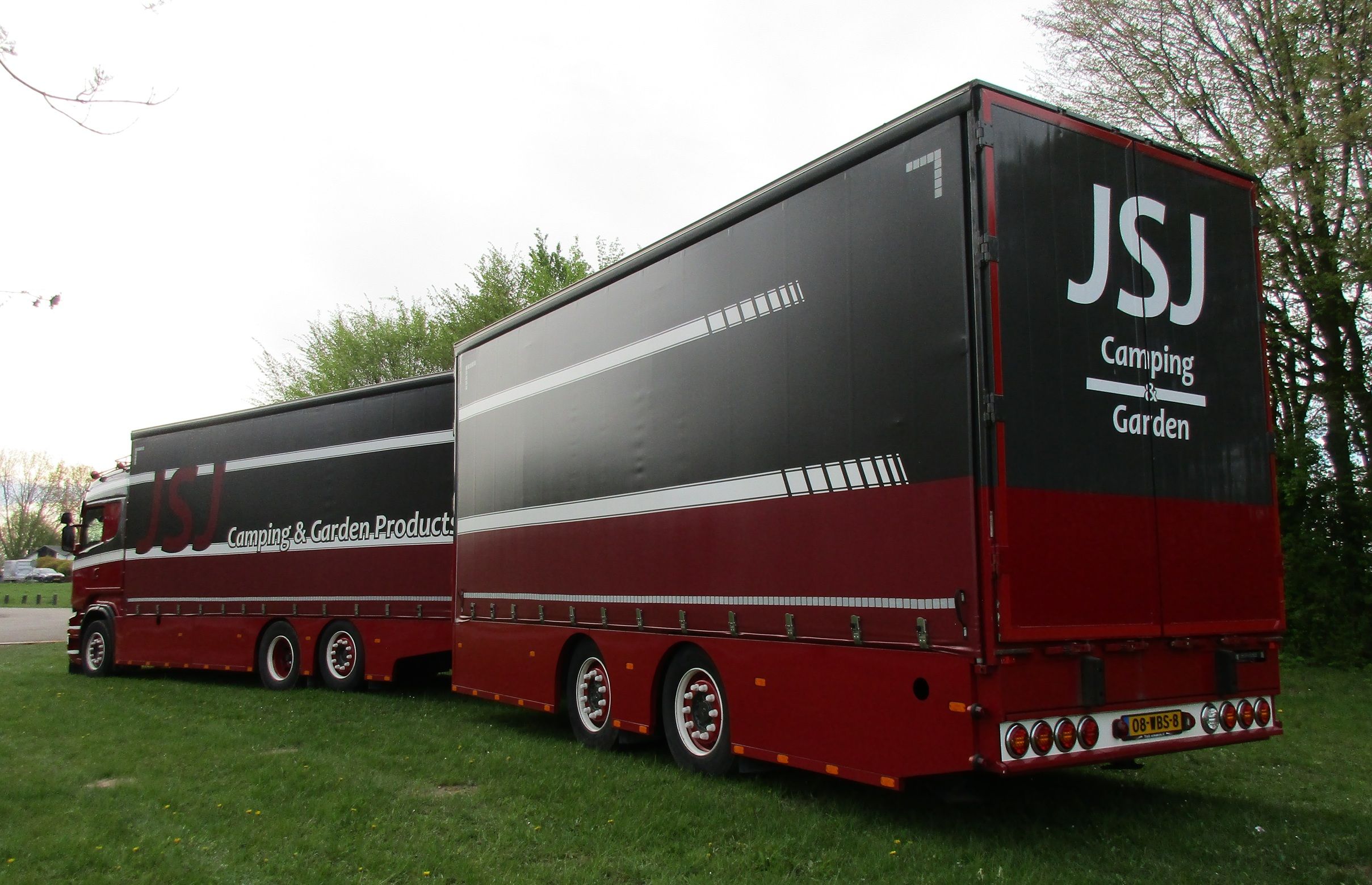 JSJ Camping & Garden Products - 2013 Scania R450 6x2*4 truck with a 2013 Fruehauf center-axle trailer - 2