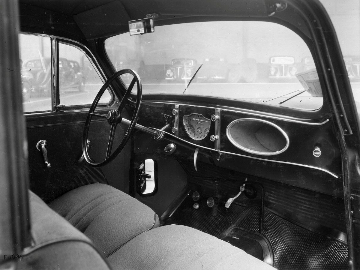 Museum Classic: 1951 Renault Juvaquatre – The Small Workhorse 10 juva interieur 1937