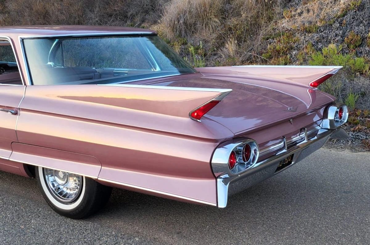 Left side of the tail of a 1961 Cadillac four-window four-door hardtop