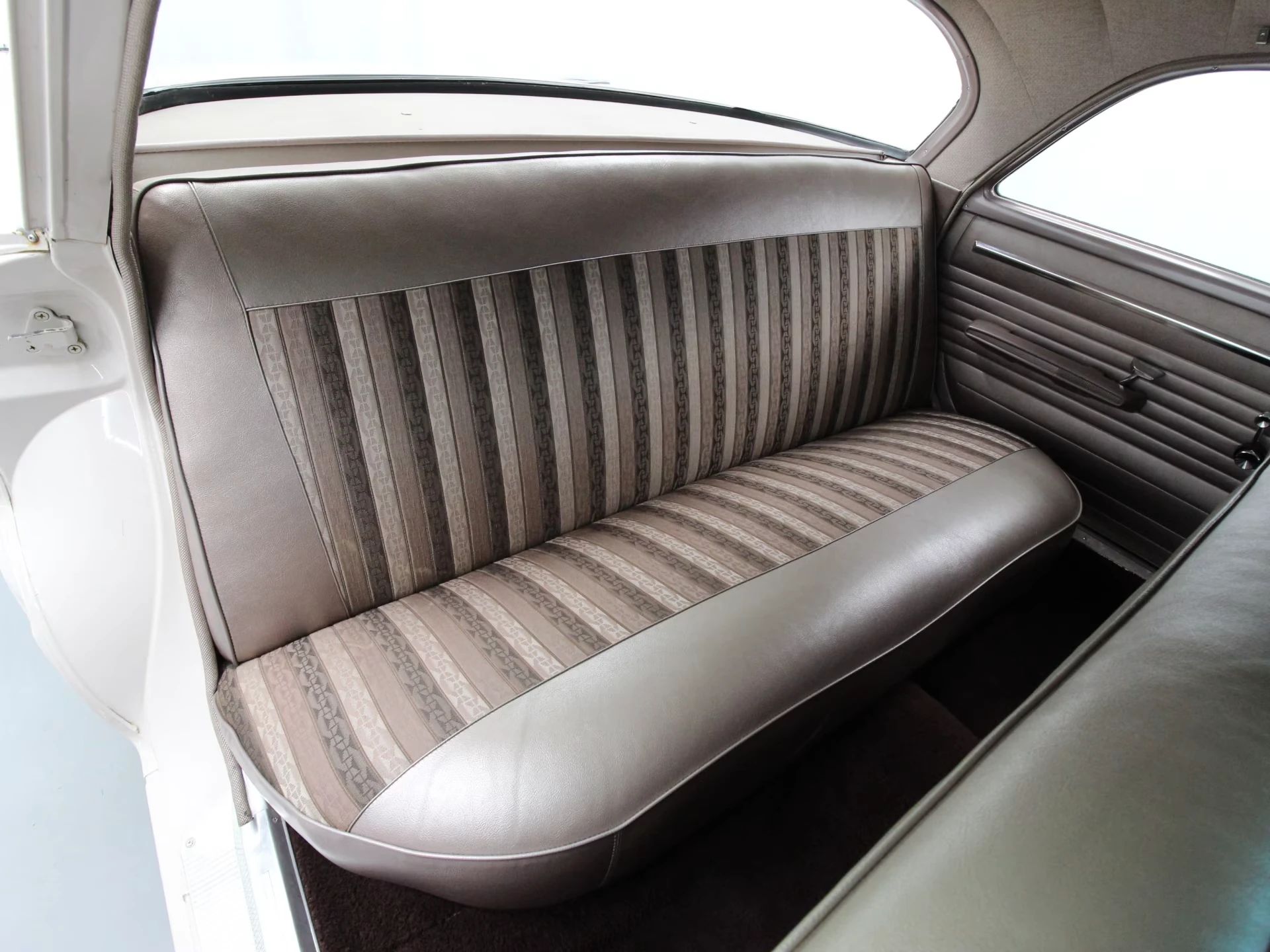 1962 Chrysler Newport 3-Speed Four-Door Sedan: Basic Big Car With An Upscale Badge And Not Much Else 20 Back seat of a 1962 Chrysler four-door sedan
