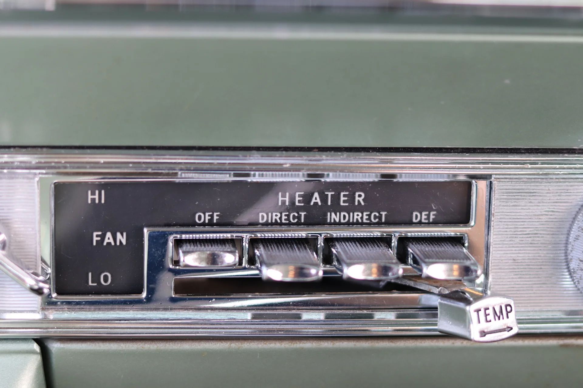 1962 Oldsmobile Ninety-Eight Holiday Coupe: A Sharper-Edged Roof Squares Off The Bubbletop 21 Heater controls in a 1962 Oldsmobile