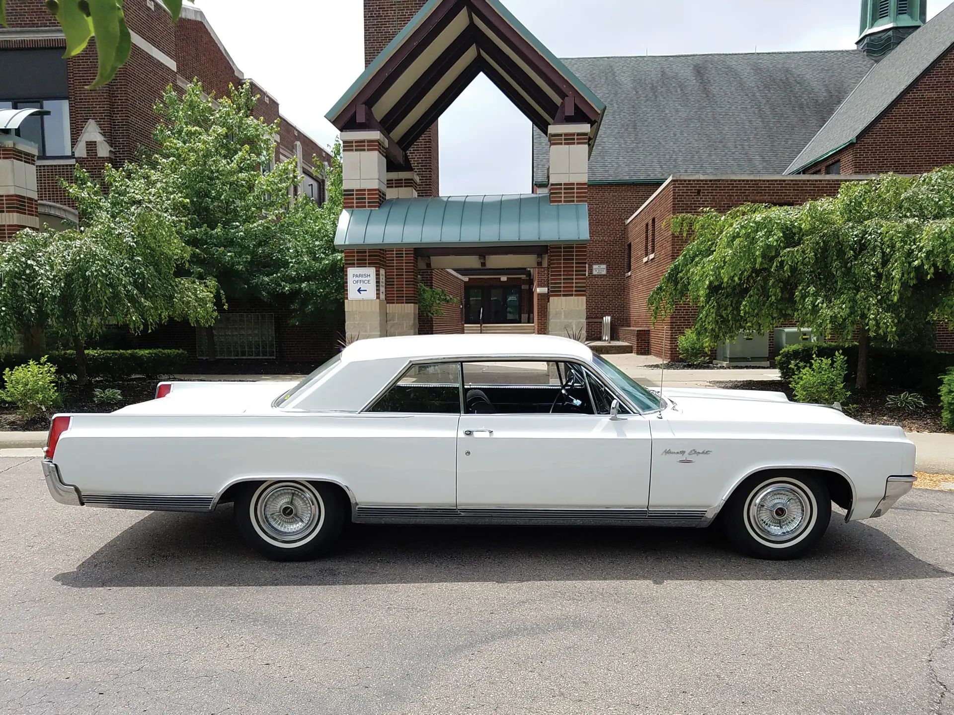 Right side view of a 1963 Oldsmobile 98 two-door hardtop