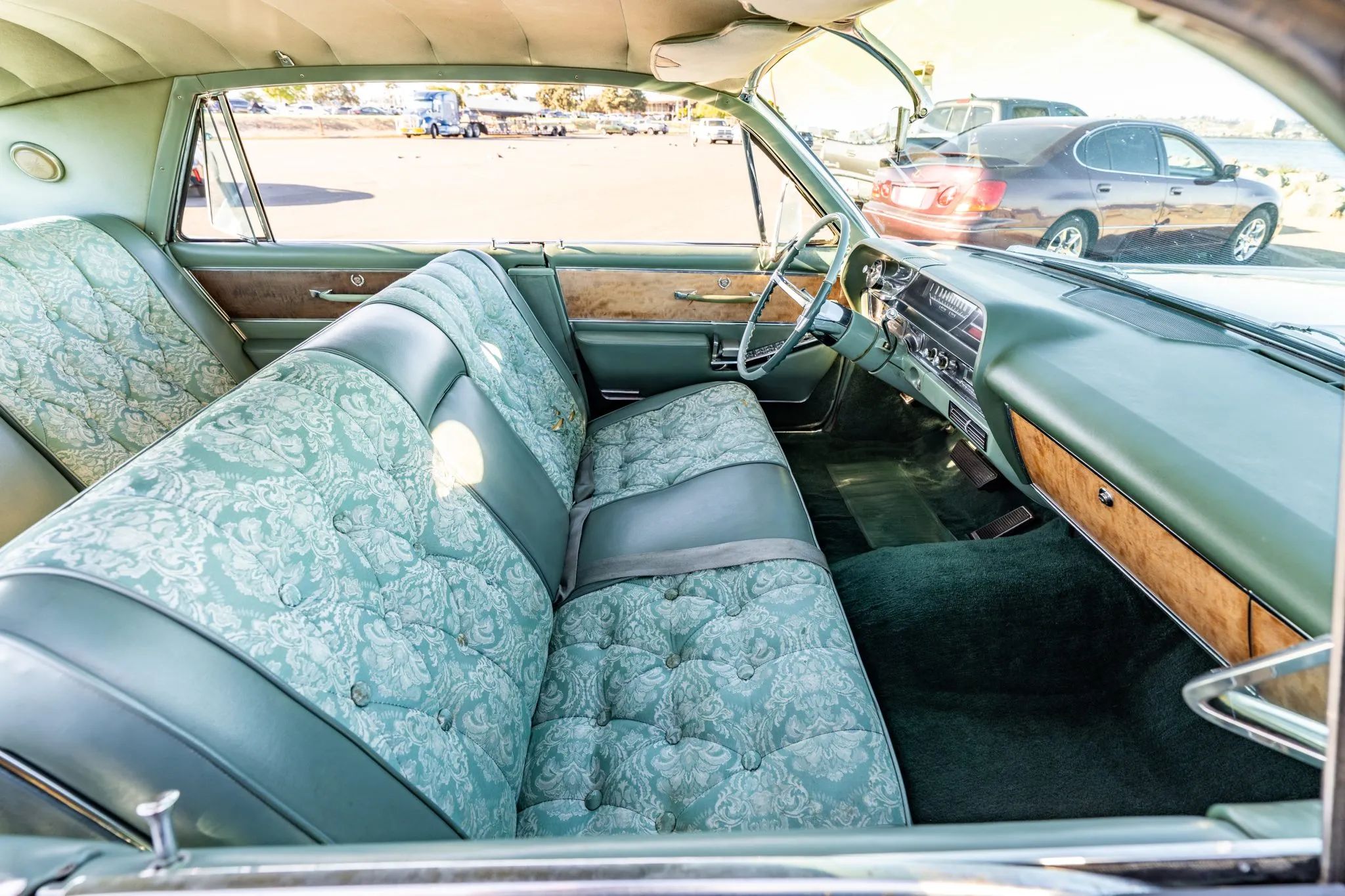 Front seat of a 1964 Cadillac four-door hardtop, seen from the right