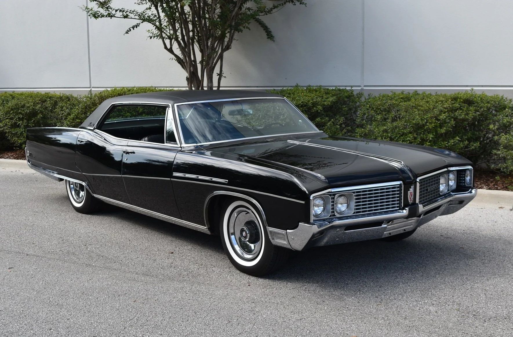 1968 Buick Electra 225 Limited: "I Didn't Know They're Building A Car Like This Today" 1 Right front 3q view of a 1968 Buick Electra 225 Custom Limited four-door hardtop with a black vinyl roof