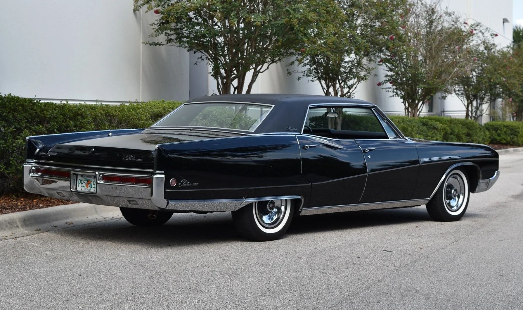 1968 Buick Electra 225 Limited: "I Didn't Know They're Building A Car Like This Today" 19 Right rear 3q view of a 1968 Buick four-door hardtop