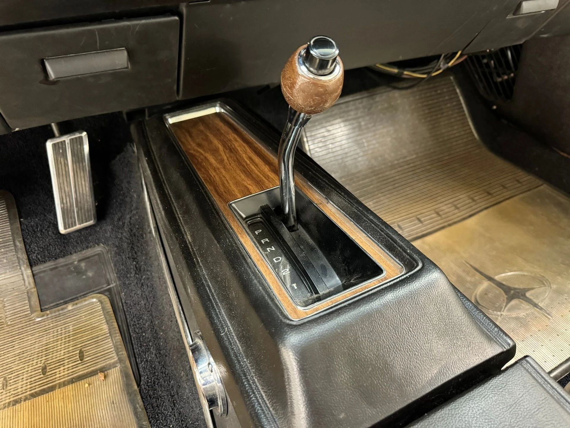 Console-mounted automatic shifter