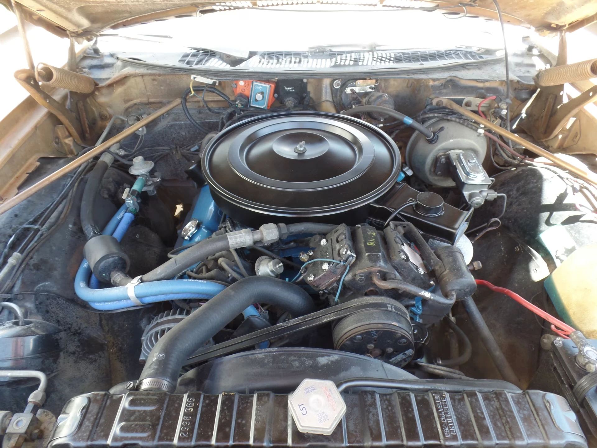 383 cid engine in a 1970 Chrysler